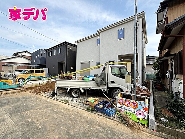 足場が外れました！現地ご案内いたします。周辺環境や陽当たりなどもあわせてご確認いただけます。実際の住み心地をイメージしながらご見学いただけますので、お気軽にお問い合わせください！ 