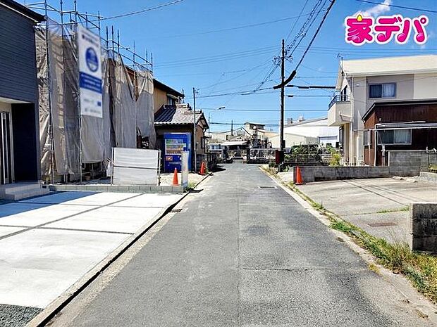 前面道路:北西側約4m幅