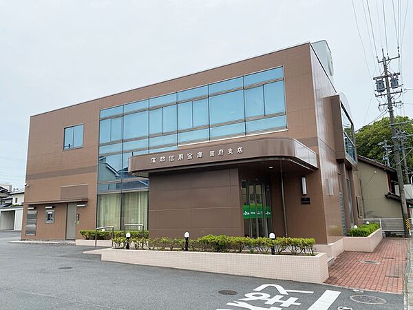 蒲郡信用金庫　国府支店（990m）