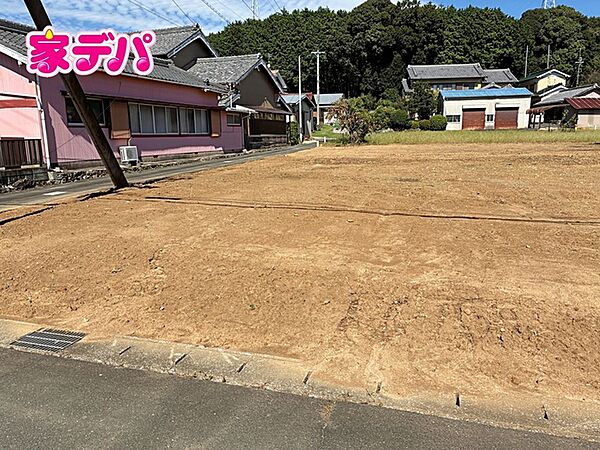 平尾小学校まで徒歩10分、お子さまの通学にも安心の子育てに嬉しい立地