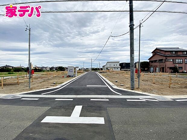 前面道路：南西側約6ｍ幅 