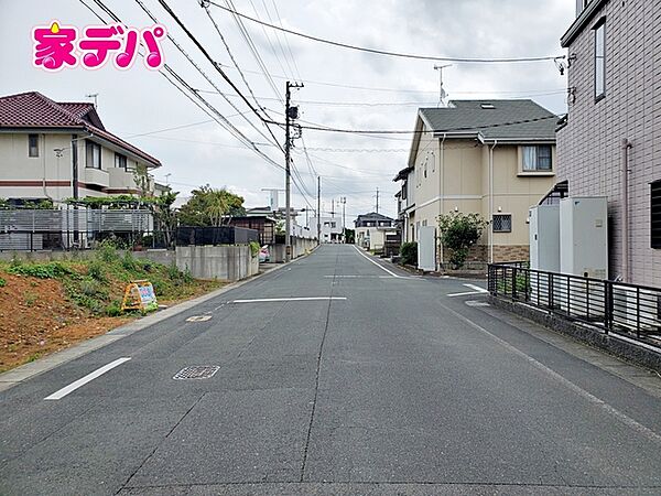 前面道路：南側約8ｍ幅