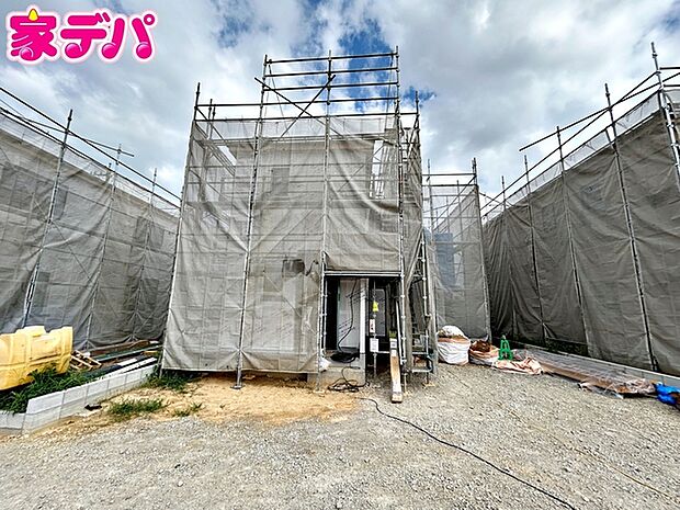 【2号棟】上棟しました! ・全居室南向き ・長期優良住宅 ・4LDK ・LDK1.7帖、隣接洋室3.4帖 ・全居室収納完備 ・2部屋からアクセスできるバルコニー ・並列駐車場2台可