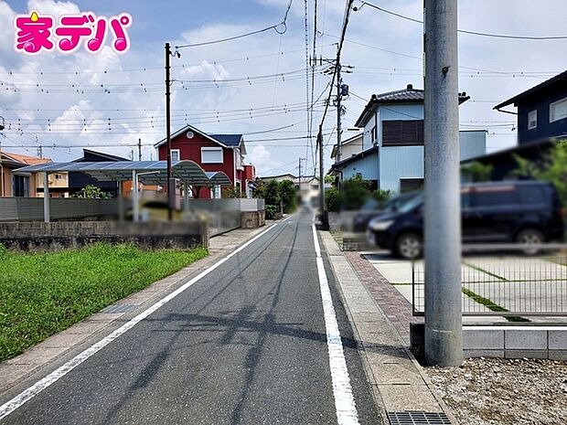 静かな住宅街で、車の出入りもスムーズです。
