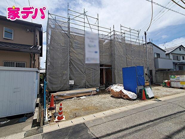【新築分譲全2棟】ご成約キャンペーン実施中。詳細はスタッフまでお問合せ下さい。(右奥)