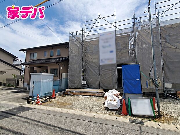 住宅ローンにご不安のあるお客様も、まずはお気軽にご相談下さい。お客様に最適な資金計画と金融機関をご案内いたします。