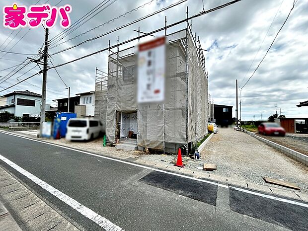 【1号棟】上棟しました! ・長期優良住宅 ・整形地 ・4LDK ・LDK16帖、隣接洋室5.4帖 ・全居室収納完備 ・パントリー ・並列駐車場3台可