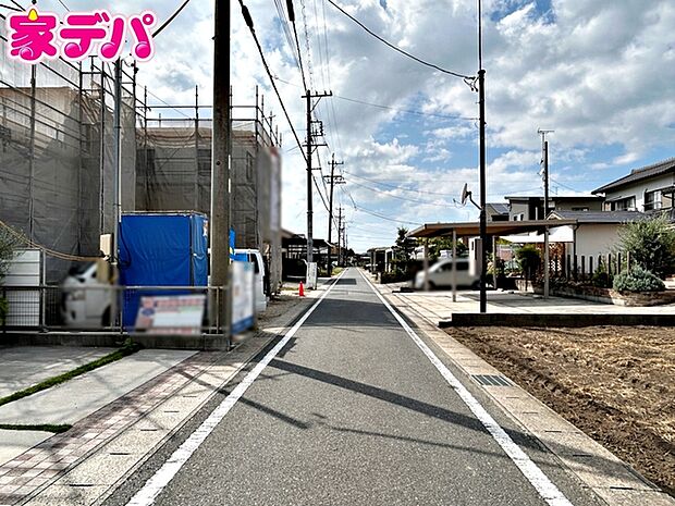 静かな住宅街で、車の出入りもスムーズです。