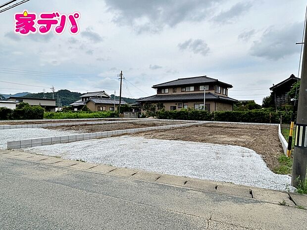 住宅ローンにご不安のあるお客様も、まずはお気軽にご相談下さい。お客様に最適な資金計画と金融機関をご案内いたします。