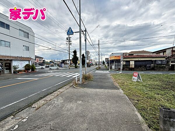 前面道路：南西側約16.1ｍ幅