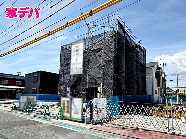 【9号棟】上棟しました! ・4LDK ・LDK16帖、隣接洋室4.5帖 ・全居室収納完備 ・全室南向き ・ウォークインクローゼット ・並列駐車場2台可