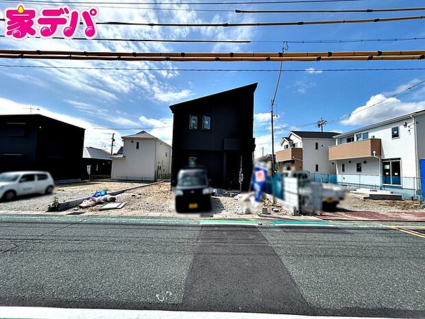 住宅ローンにご不安のあるお客様も、まずはお気軽にご相談下さい。お客様に最適な資金計画と金融機関をご案内いたします。