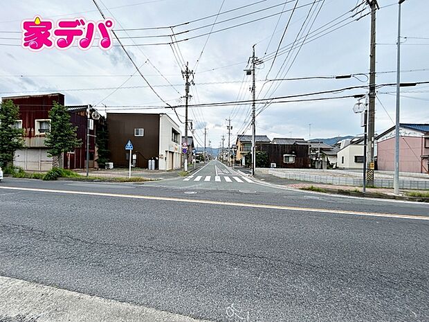 前面道路:西側約12.1m幅
