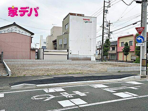 現地や周辺環境もあわせてご確認いただけます。現地ご案内いたします。お気軽にお問い合わせください。実際の陽当たりや前面道路、周辺の環境などもぜひ現地でご確認ください。スタッフが丁寧にご案内いたします。 