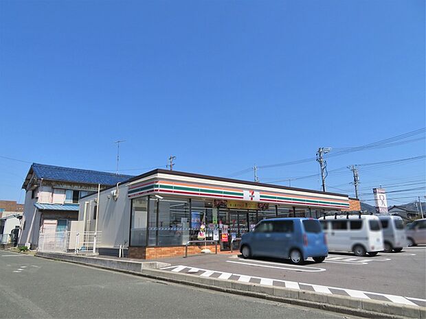 セブンイレブン蒲郡八百富町店(300m)