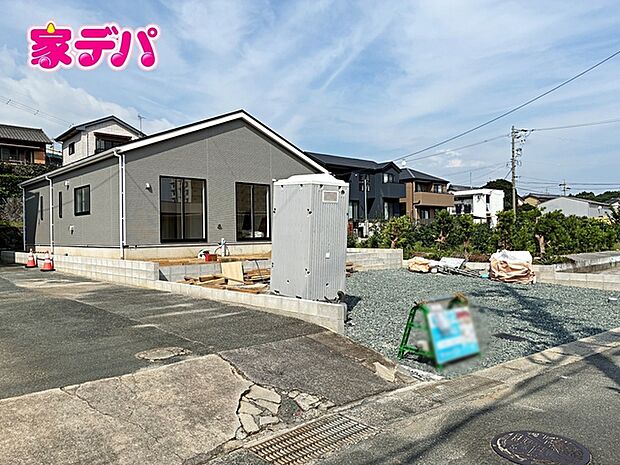 足場が外れました！現地ご案内いたします。周辺環境や陽当たりなどもあわせてご確認いただけます。実際の住み心地をイメージしながらご見学いただけますので、お気軽にお問い合わせください！ 
