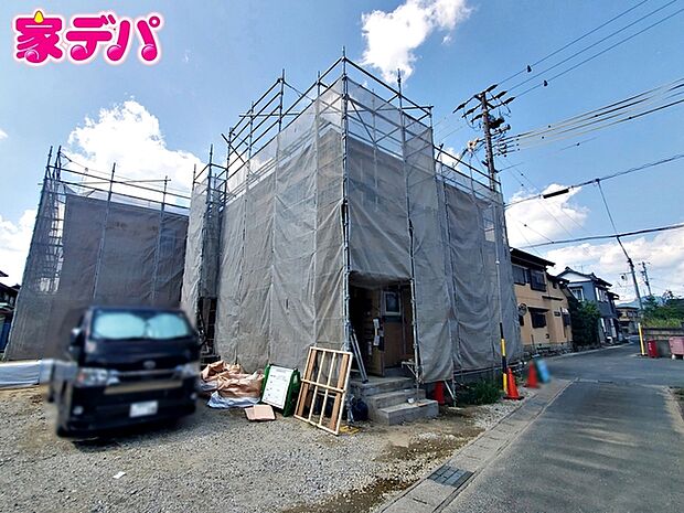 上棟しました。ご見学希望のお客様につきましては同型同仕様の物件にご案内いたします。当日のご連絡でも対応いたします。お気軽に『家デパ』までお問い合わせ下さい!経験豊富なスタッフが対応いたします。