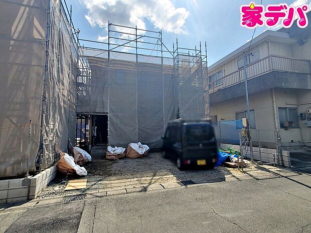 【1号棟】上棟しました！ ・長期優良住宅 ・5LDK ・LDK15.7帖、隣接洋室3.7帖 ・全居室収納完備 ・パントリー ・整形地 ・並列駐車場3台可