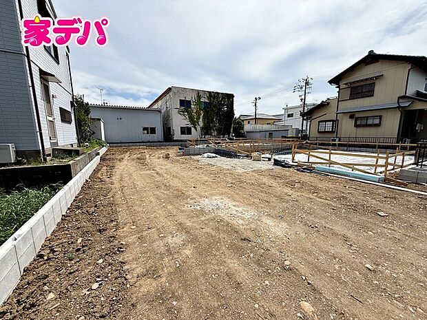 住宅ローンにご不安のあるお客様も、まずはお気軽にご相談ください。お客様に最適な資金計画と金融機関をご案内いたします。ご希望やご状況をお伺いしながら、無理のない返済計画をご提案いたします。