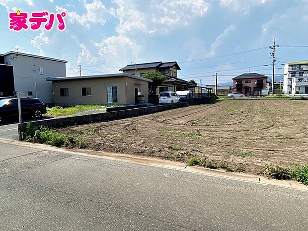 住宅ローンにご不安のあるお客様も、まずはお気軽にご相談下さい。お客様に最適な資金計画と金融機関をご案内いたします。