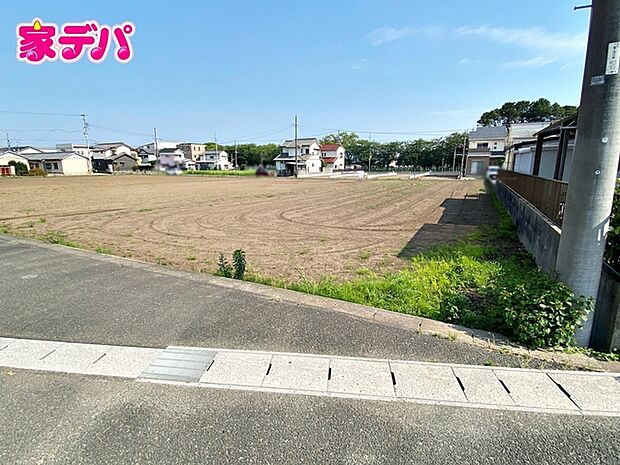 住宅ローンにご不安のあるお客様も、まずはお気軽にご相談下さい。お客様に最適な資金計画と金融機関をご案内いたします。
