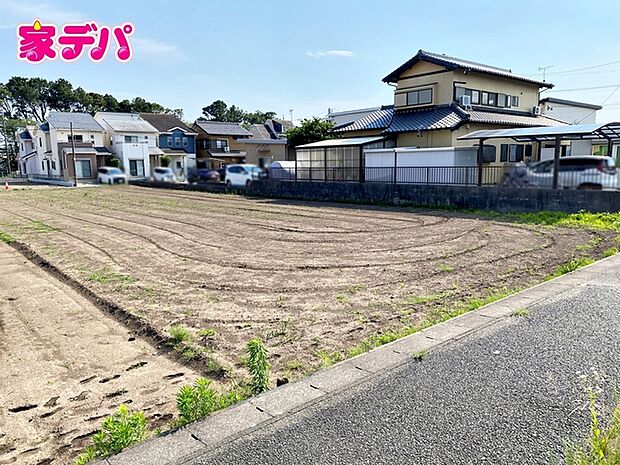 【2号棟】建築予定地です! ・4LDK ・LDK約15.5帖、隣接和室6帖 ・全居室収納完備 ・パントリー ・食器洗浄乾燥機 ・2部屋からアクセスできるバルコニー ・整形地 ・並列駐車場2台可