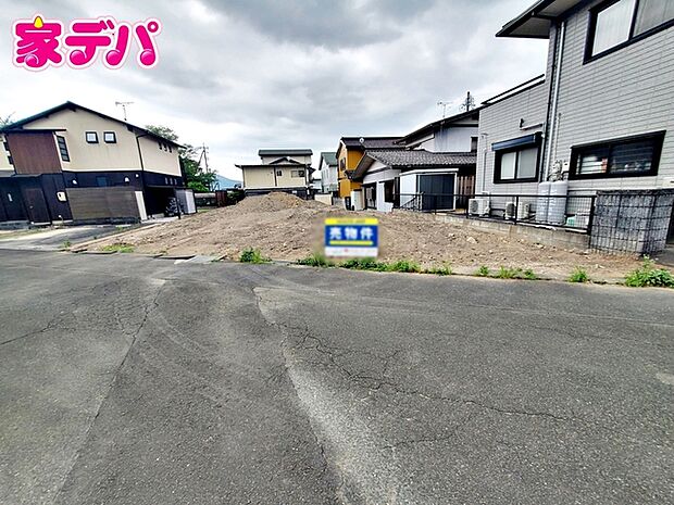 建築予定地です。ご見学希望のお客様につきましては同型同仕様の物件にご案内いたします。当日のご連絡でも対応いたします。お気軽に『家デパ』までお問い合わせ下さい！経験豊富なスタッフが対応いたします。