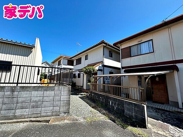 資料のご請求にも迅速・丁寧に対応いたします。住宅ローンや資金計画についても、お客様一人ひとりのご希望に合わせてご案内いたします。どんなことでもお気軽にお問い合わせください。