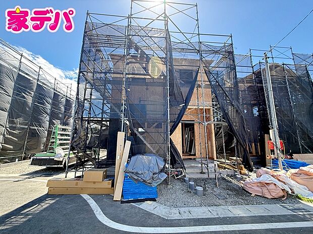 上棟しました!ご見学希望のお客様につきましては現地の他に同社の完成物件にて設備や仕様などご確認いただけます。