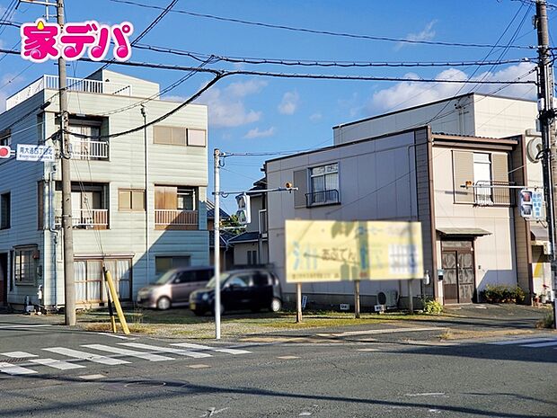 地域に密着した不動産会社として、お客様のニーズに合わせた住まい探しを、経験豊富なスタッフが丁寧にサポートします。住まいに関することはお気軽にご相談ください!資料のご請求も迅速に対応させていただきます。