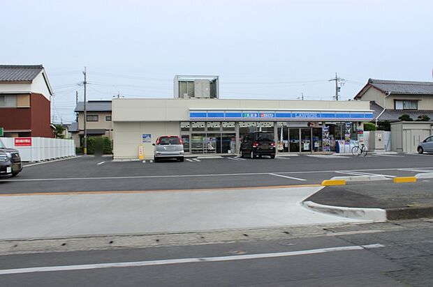 ローソン 豊川新桜町店(340m)