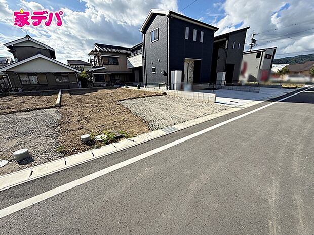 建築予定地です。ご見学希望のお客様につきましては同型同仕様の物件にご案内いたします。当日のご連絡でも対応いたします。お気軽に『家デパ』までお問い合わせ下さい！経験豊富なスタッフが対応いたします。