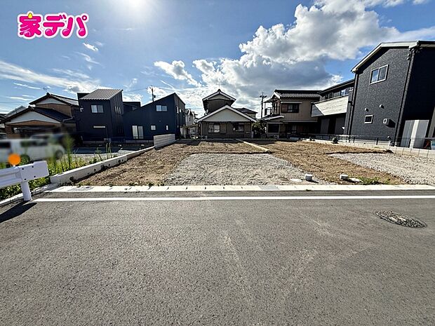 建築予定地です。ご見学希望のお客様につきましては同型同仕様の物件にご案内いたします。当日のご連絡でも対応いたします。お気軽に『家デパ』までお問い合わせ下さい！経験豊富なスタッフが対応いたします。