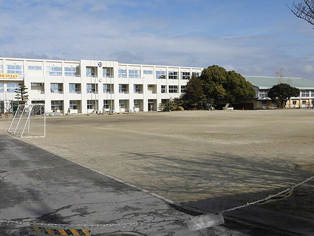 形原小学校（240m）