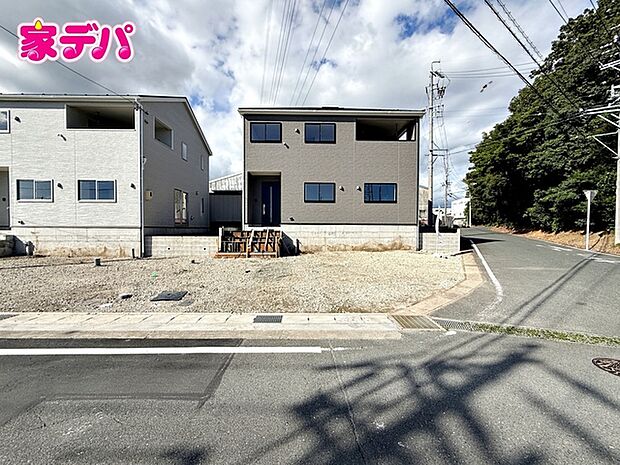 足場が外れました！現地ご案内いたします。周辺環境や陽当たりなどもあわせてご確認いただけます。実際の住み心地をイメージしながらご見学いただけますので、お気軽にお問い合わせください！ 