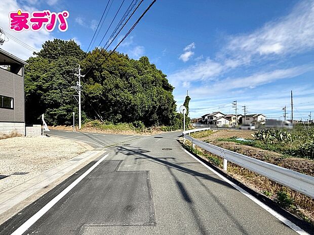 前面道路：南側公道約6.3ｍ幅