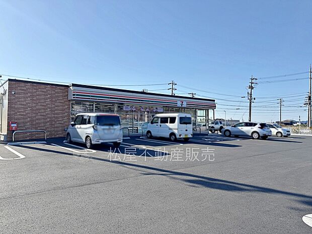 セブンイレブン豊川大崎町店 セブンイレブン豊川大崎町店まで徒歩3分。24時間営業でお急ぎのお買い物にも便利です。（230m）
