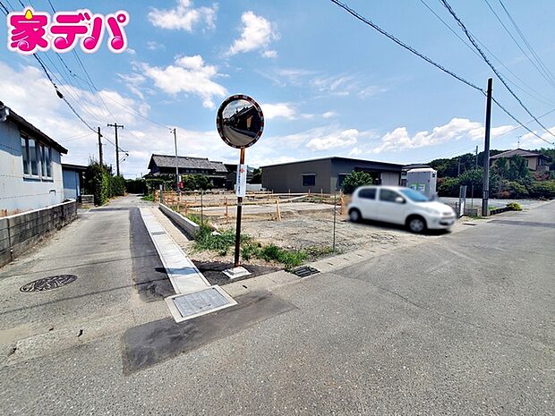 【1号棟】建築予定地です! ・角地 ・4LDK ・LDK16帖、隣接和室4帖 ・全居室収納付き ・主寝室に広さ2帖WIC完備 ・シューズクローク ・インナーバルコニー ・防犯カメラ ・並列駐車場4台可