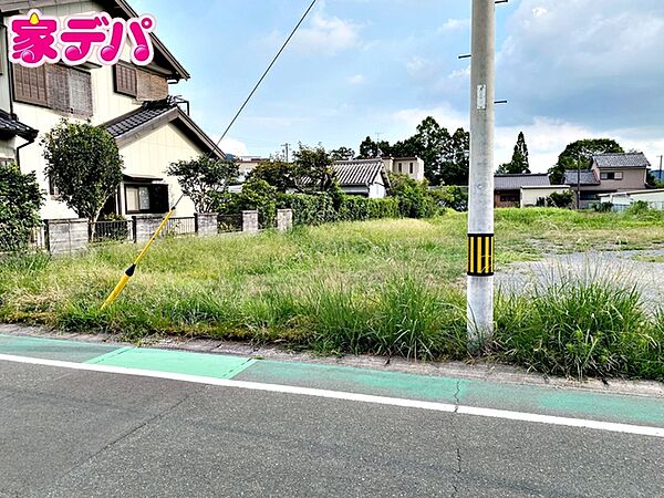 現地や周辺環境もあわせてご確認いただけます。現地ご案内いたします。お気軽にお問い合わせください。実際の陽当たりや前面道路、周辺の環境などもぜひ現地でご確認ください。スタッフが丁寧にご案内いたします。