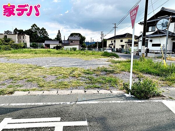 建築予定地です。ご見学希望のお客様につきましては同型同仕様の物件にご案内いたします。当日のご連絡でも対応いたします。お気軽に『家デパ』までお問い合わせ下さい！経験豊富なスタッフが対応いたします。
