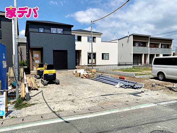 住宅ローンにご不安のあるお客様も、まずはお気軽にご相談ください。お客様に最適な資金計画と金融機関をご案内いたします。ご希望やご状況をお伺いしながら、無理のない返済計画をご提案いたします。 