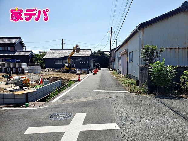 前面道路：南西側約5ｍ幅
