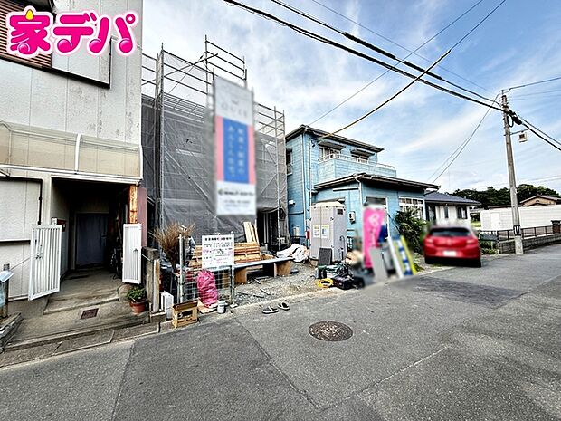 【1号棟】上棟しました! ・4LDK ・LDK15.5帖、隣接和室4.5帖 ・全居室収納完備 ・ウォークインクローゼット2帖 ・インナーバルコニー ・防犯カメラ ・並列駐車場2台可