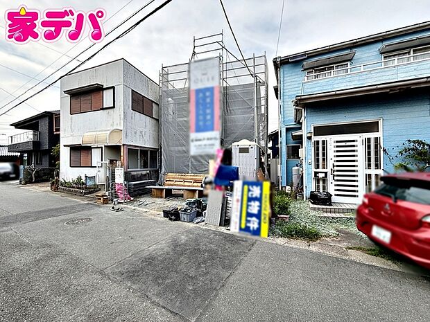 上棟しました。ご見学希望のお客様につきましては同型同仕様の物件にご案内いたします。当日のご連絡でも対応いたします。お気軽に『家デパ』までお問い合わせ下さい！経験豊富なスタッフが対応いたします。