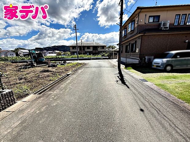 前面道路:西側約5.9m幅