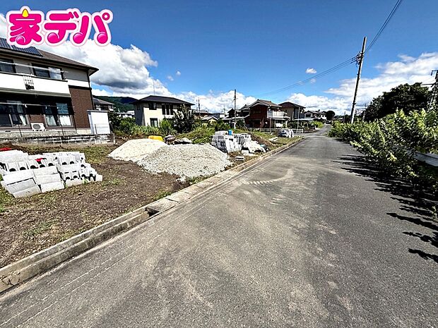 現地や周辺環境もあわせてご確認いただけます。現地ご案内いたします。お気軽にお問い合わせください。実際の陽当たりや前面道路、周辺の環境などもぜひ現地でご確認ください。スタッフが丁寧にご案内いたします。