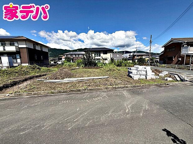 建築予定地です。ご見学希望のお客様につきましては同型同仕様の物件にご案内いたします。当日のご連絡でも対応いたします。お気軽に『家デパ』までお問い合わせ下さい!経験豊富なスタッフが対応いたします。