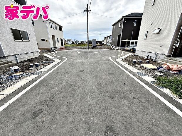 前面道路:北東側約6m幅