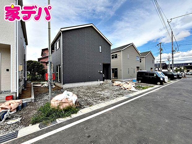 足場が外れました！現地ご案内いたします。周辺環境や陽当たりなどもあわせてご確認いただけます。実際の住み心地をイメージしながらご見学いただけますので、お気軽にお問い合わせください！ 