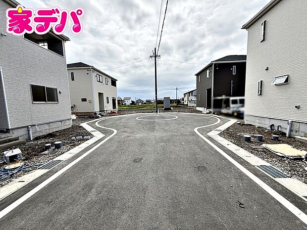 前面道路:北東側約6m幅